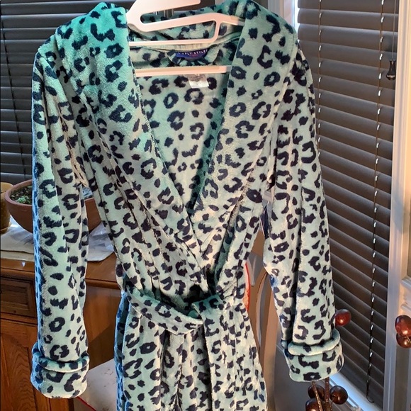 NWT Bathrobe Size Small/Chico Animal Print - Picture 1 of 6